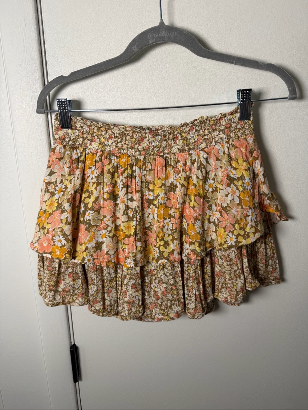 American Eagle Women’s Floral Smocked Shorts | Boho Ruffle | Small | GUC